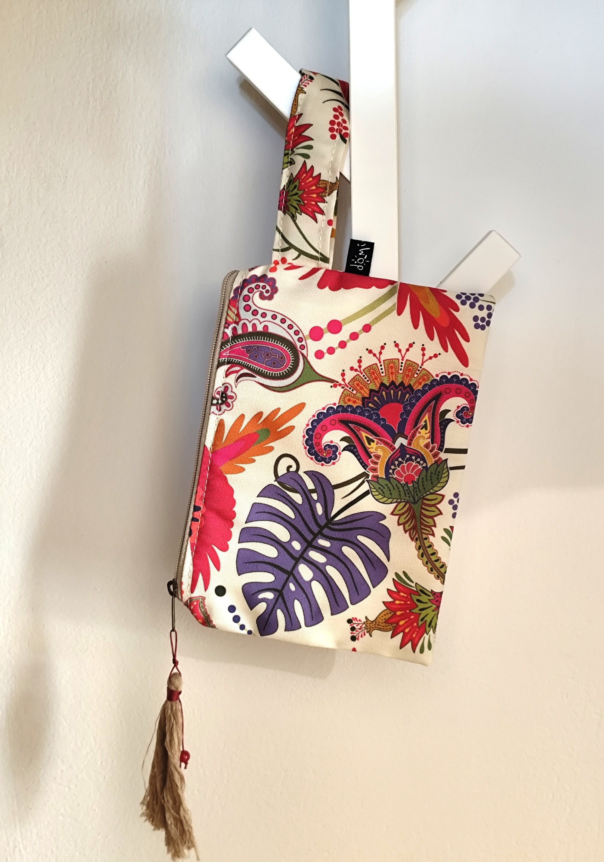 Tropical Bloom – Pouch Bag
